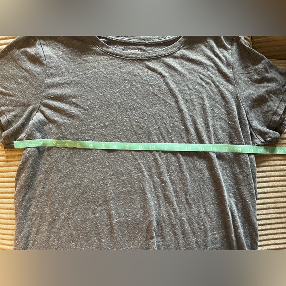 Gray basic tee - Picture 2 of 3